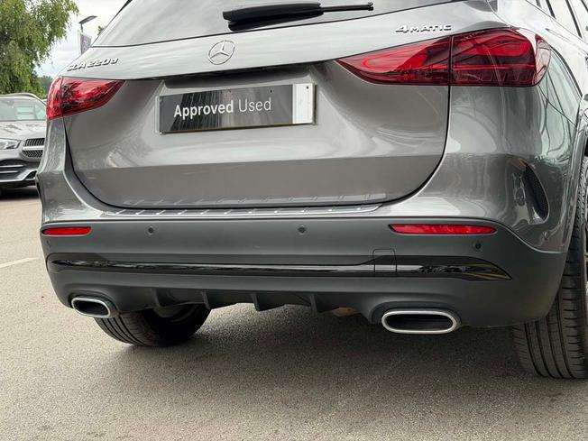 MERCEDES-BENZ GLA Photo 18