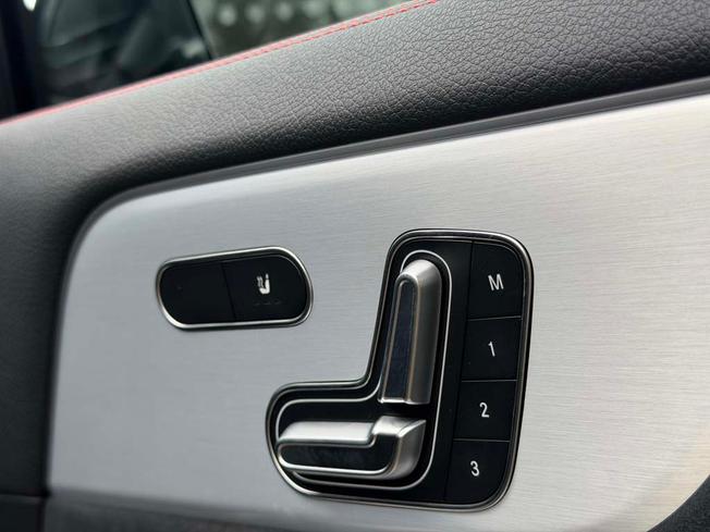 MERCEDES-BENZ GLA Photo 22