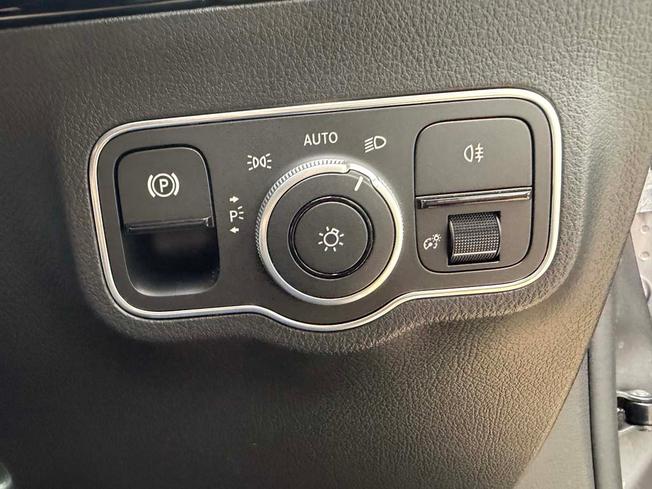 MERCEDES-BENZ GLA Photo 25