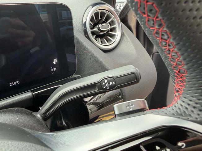 MERCEDES-BENZ GLA Photo 29