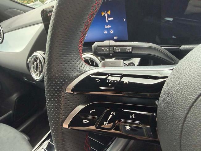 MERCEDES-BENZ GLA Photo 31