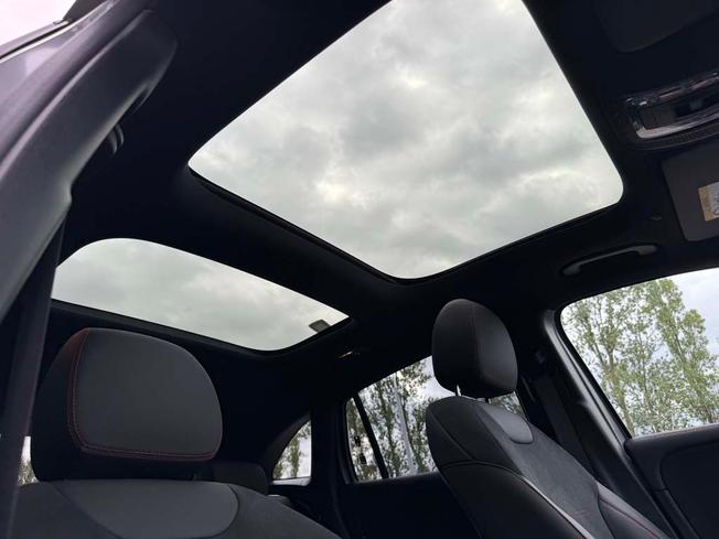 MERCEDES-BENZ GLA Photo 42
