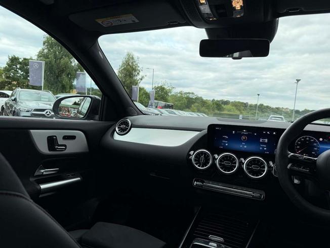 MERCEDES-BENZ GLA Photo 45