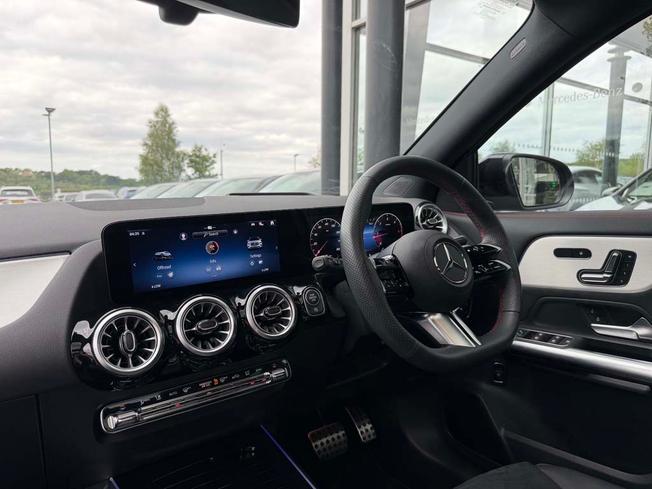 MERCEDES-BENZ GLA Photo 46