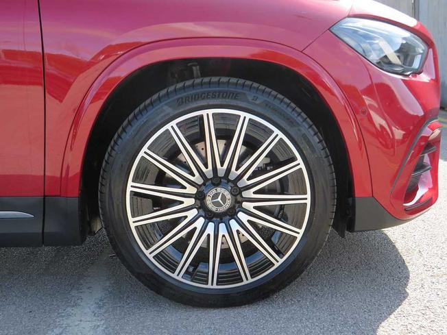 MERCEDES-BENZ GLA Photo 12