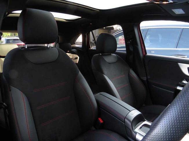MERCEDES-BENZ GLA Photo 17