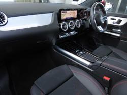 MERCEDES-BENZ GLA Photo 3