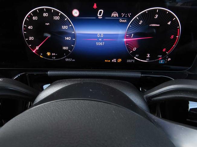 MERCEDES-BENZ GLA Photo 4