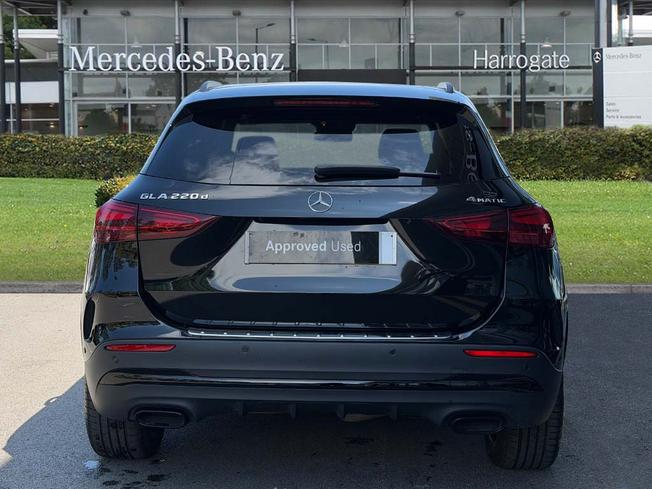 MERCEDES-BENZ GLA Photo 11