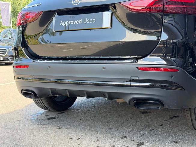MERCEDES-BENZ GLA Photo 18