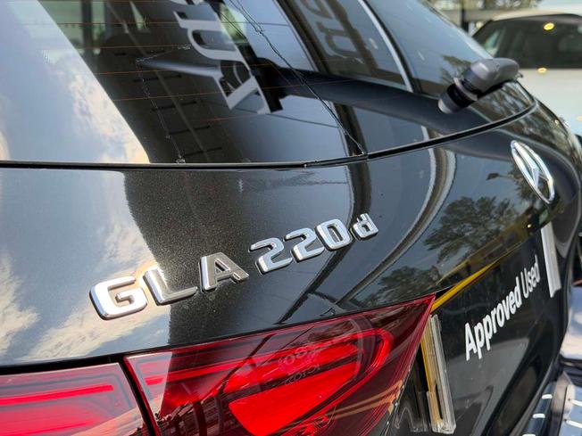 MERCEDES-BENZ GLA Photo 20