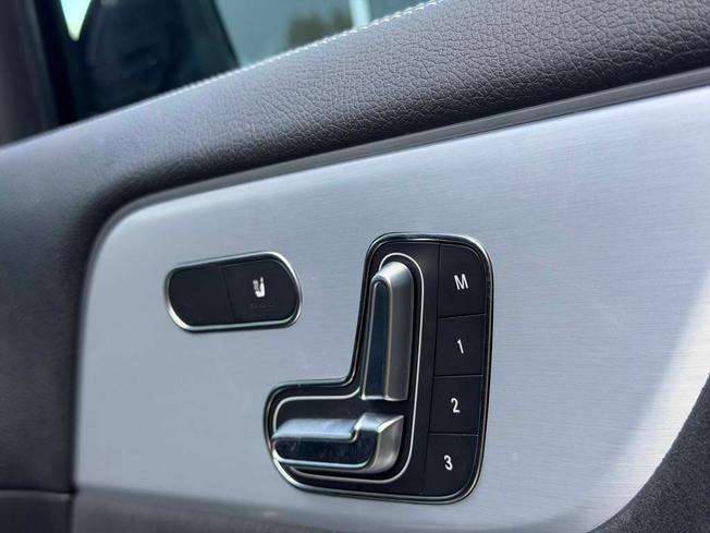 MERCEDES-BENZ GLA Photo 22