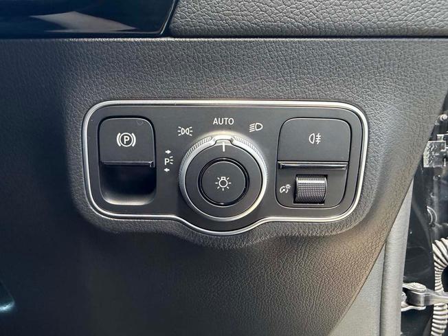 MERCEDES-BENZ GLA Photo 25