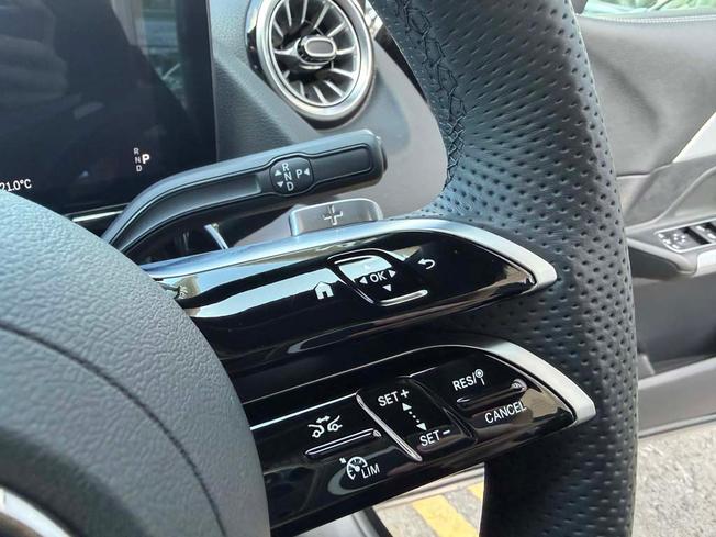 MERCEDES-BENZ GLA Photo 28