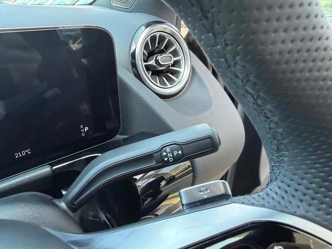 MERCEDES-BENZ GLA Photo 29