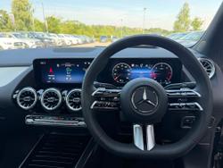 MERCEDES-BENZ GLA Photo 4