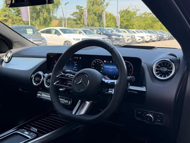 MERCEDES-BENZ GLA Photo 42