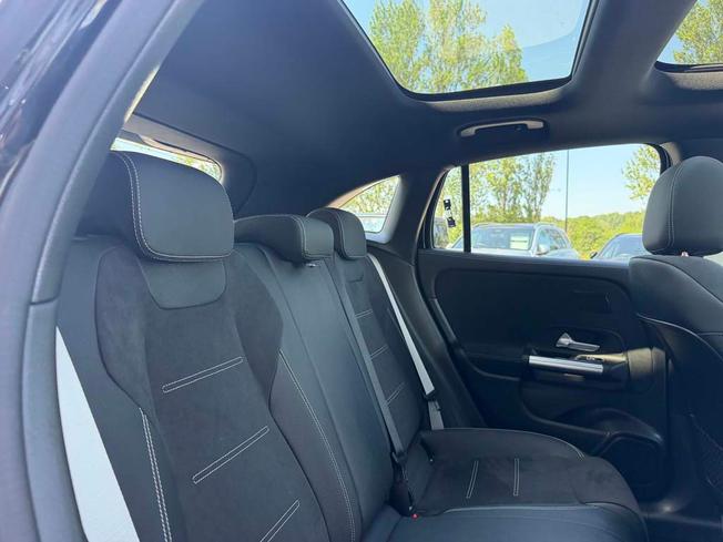 MERCEDES-BENZ GLA Photo 8