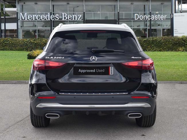 MERCEDES-BENZ GLA Photo 11