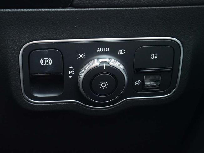 MERCEDES-BENZ GLA Photo 14