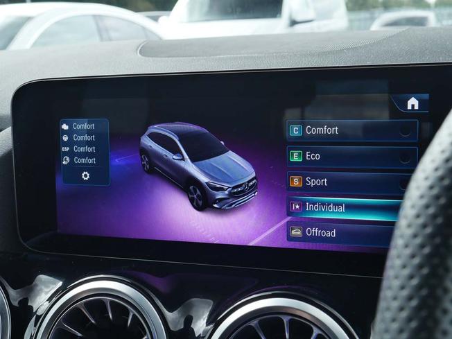 MERCEDES-BENZ GLA Photo 23