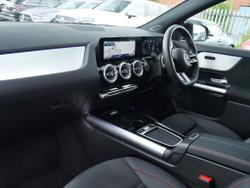 MERCEDES-BENZ GLA Photo 3