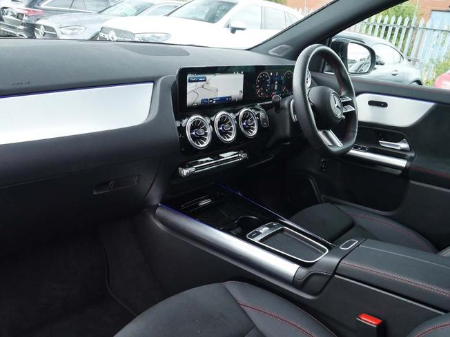 MERCEDES-BENZ GLA Photo 3