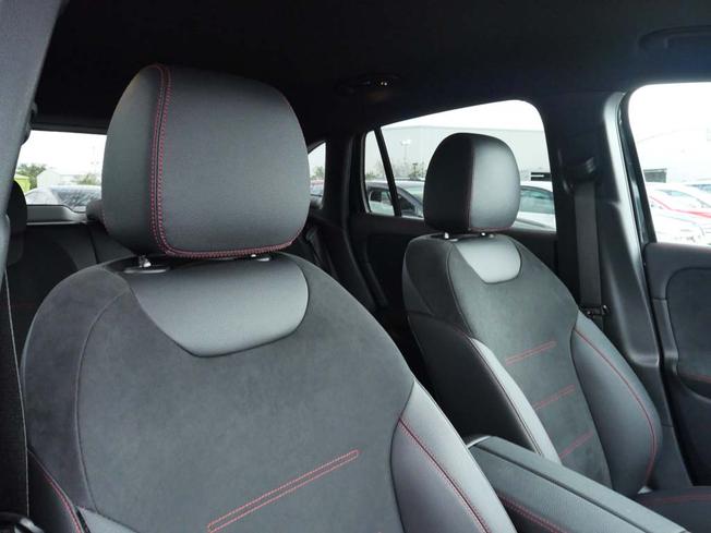 MERCEDES-BENZ GLA Photo 34