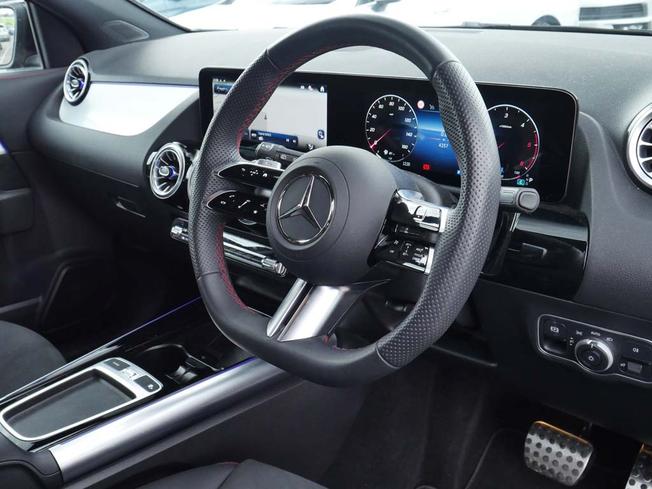 MERCEDES-BENZ GLA Photo 35