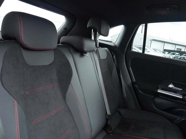 MERCEDES-BENZ GLA Photo 36