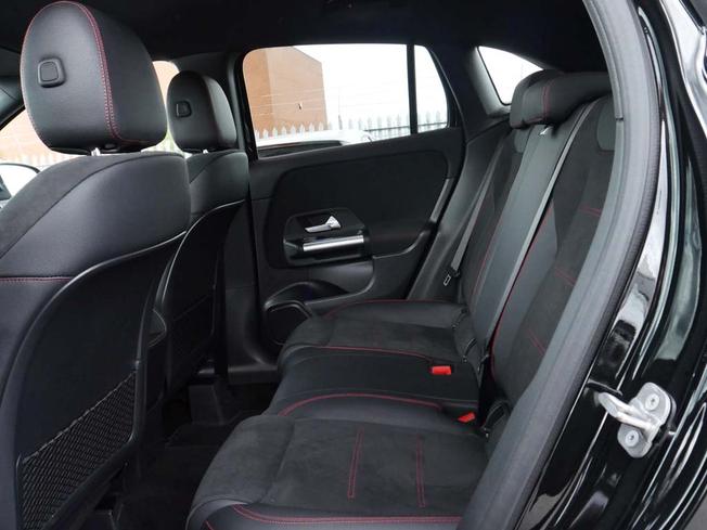 MERCEDES-BENZ GLA Photo 39