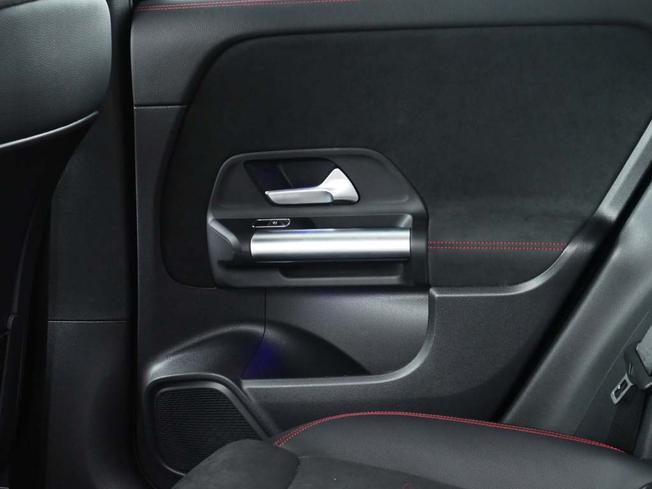 MERCEDES-BENZ GLA Photo 41