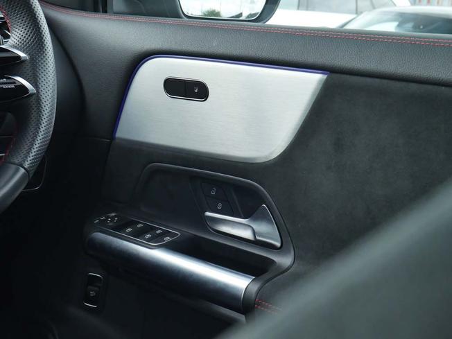 MERCEDES-BENZ GLA Photo 43