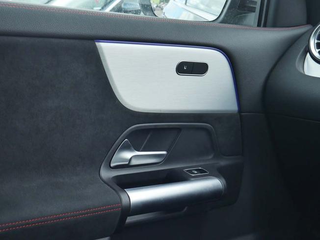 MERCEDES-BENZ GLA Photo 44