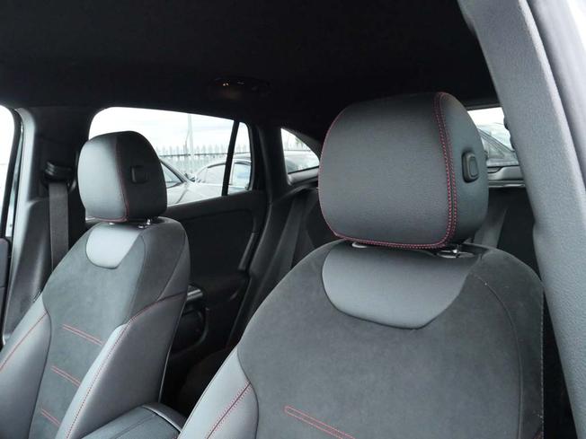 MERCEDES-BENZ GLA Photo 46