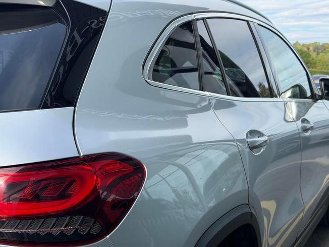 MERCEDES-BENZ GLA Photo 17