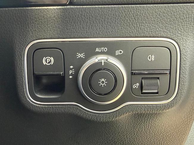 MERCEDES-BENZ GLA Photo 26