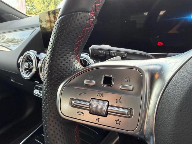 MERCEDES-BENZ GLA Photo 30