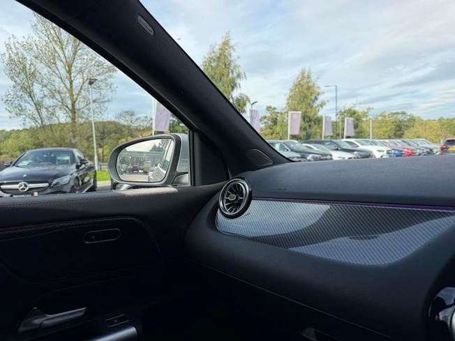 MERCEDES-BENZ GLA Photo 46