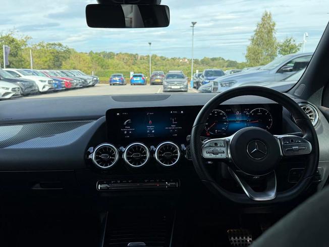 MERCEDES-BENZ GLA Photo 5