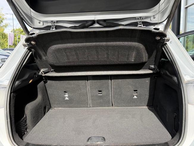 MERCEDES-BENZ GLA Photo 9