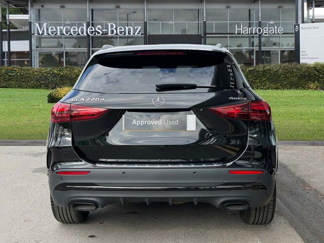 MERCEDES-BENZ GLA Photo 10