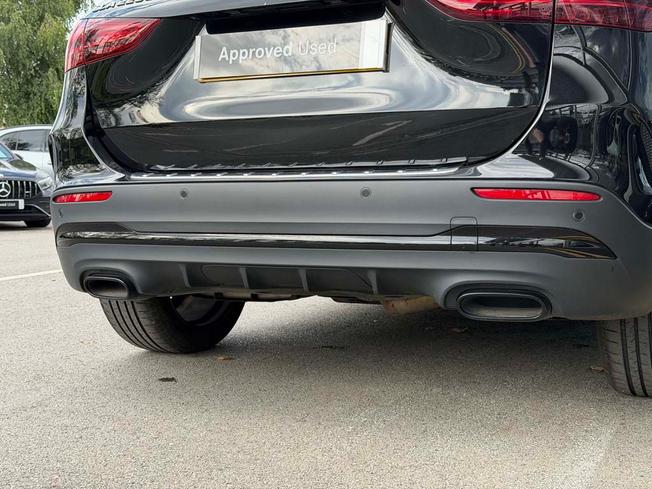 MERCEDES-BENZ GLA Photo 18