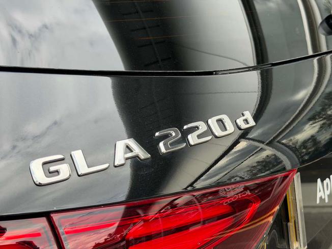 MERCEDES-BENZ GLA Photo 20