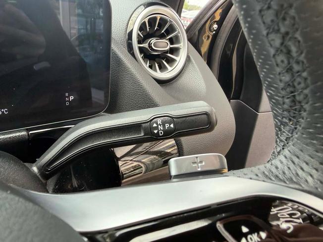 MERCEDES-BENZ GLA Photo 28