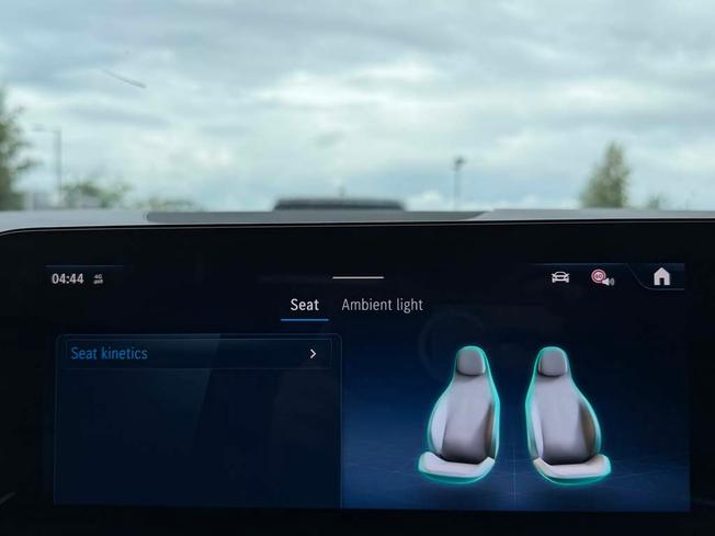 MERCEDES-BENZ GLA Photo 36