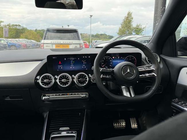 MERCEDES-BENZ GLA Photo 4