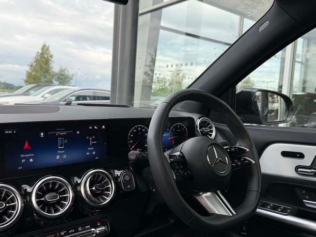 MERCEDES-BENZ GLA Photo 46