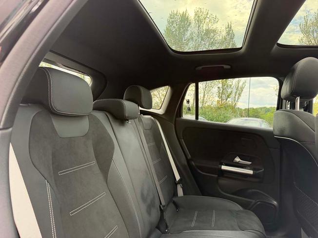 MERCEDES-BENZ GLA Photo 8
