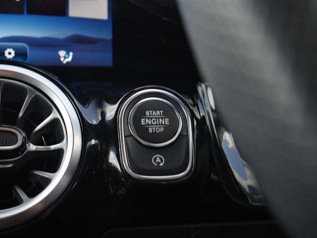 MERCEDES-BENZ Gla Photo 17